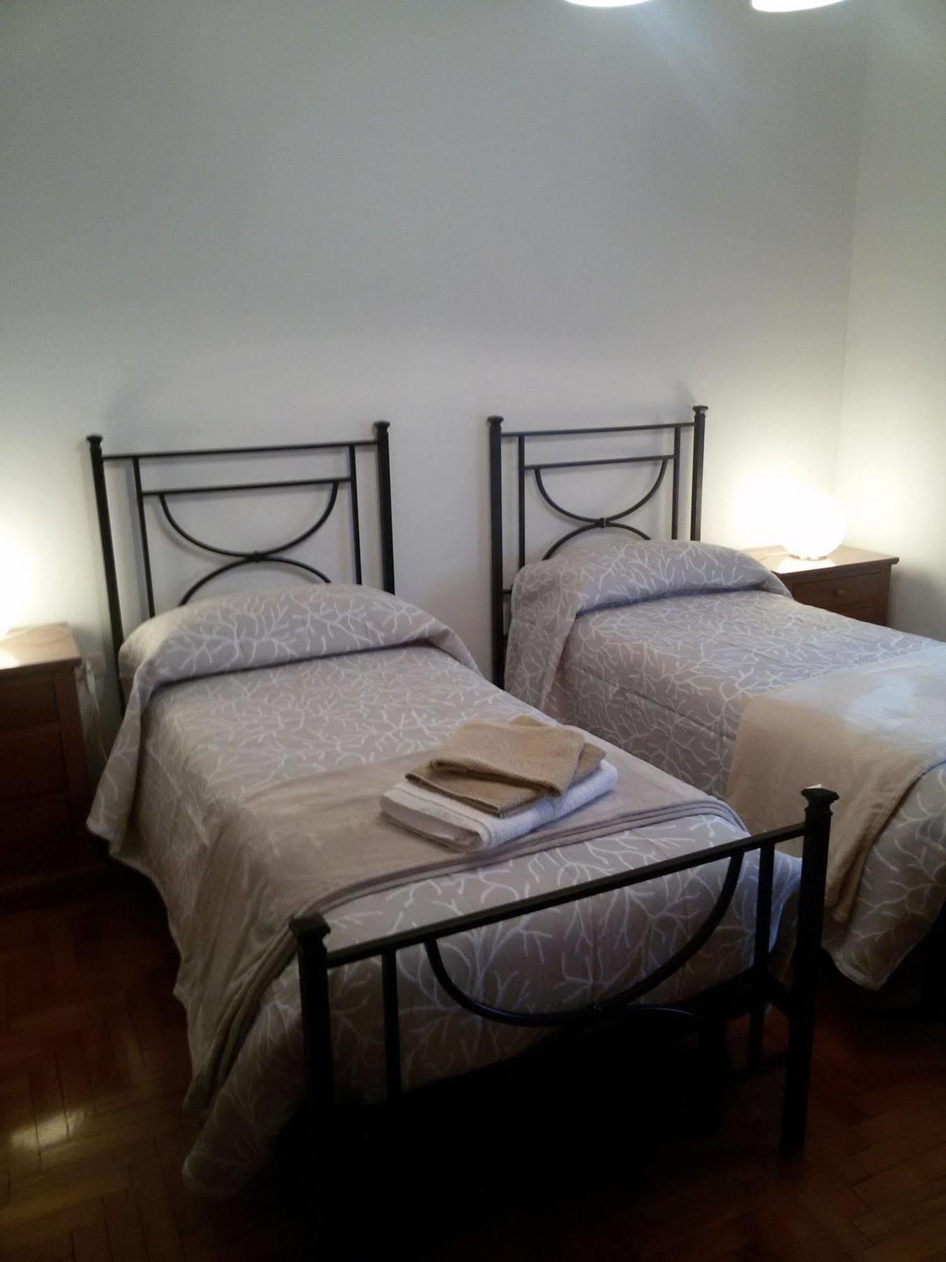 לינה וארוחת בוקר פיאצולה סול ברנטה Casa Emanuela מראה חיצוני תמונה