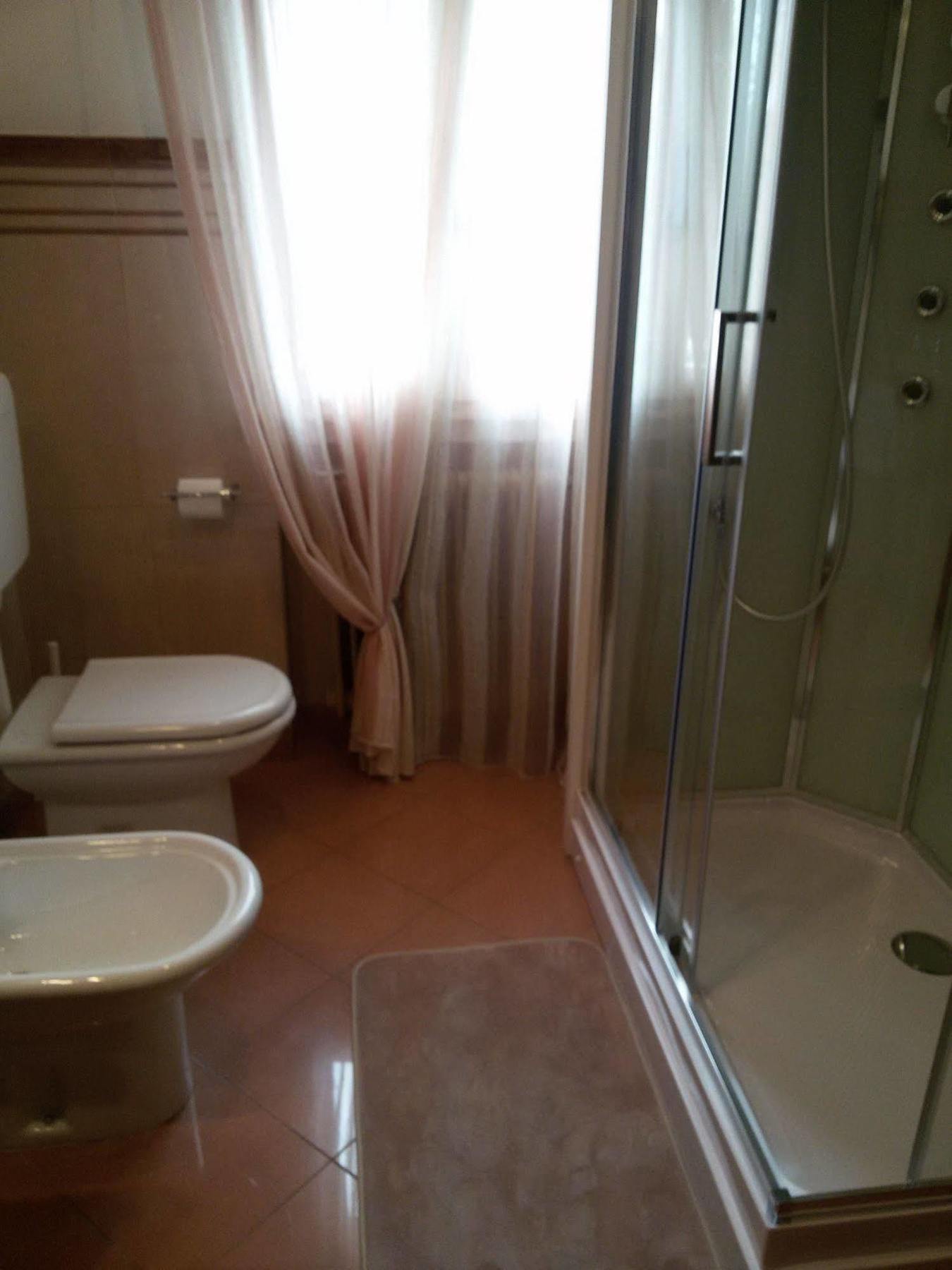 לינה וארוחת בוקר פיאצולה סול ברנטה Casa Emanuela מראה חיצוני תמונה