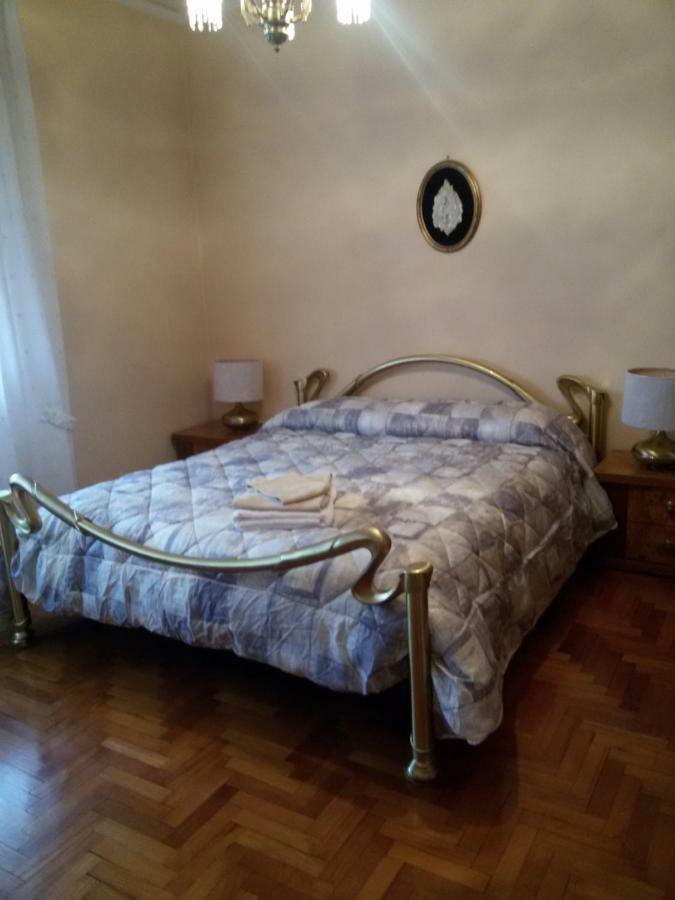 לינה וארוחת בוקר פיאצולה סול ברנטה Casa Emanuela מראה חיצוני תמונה